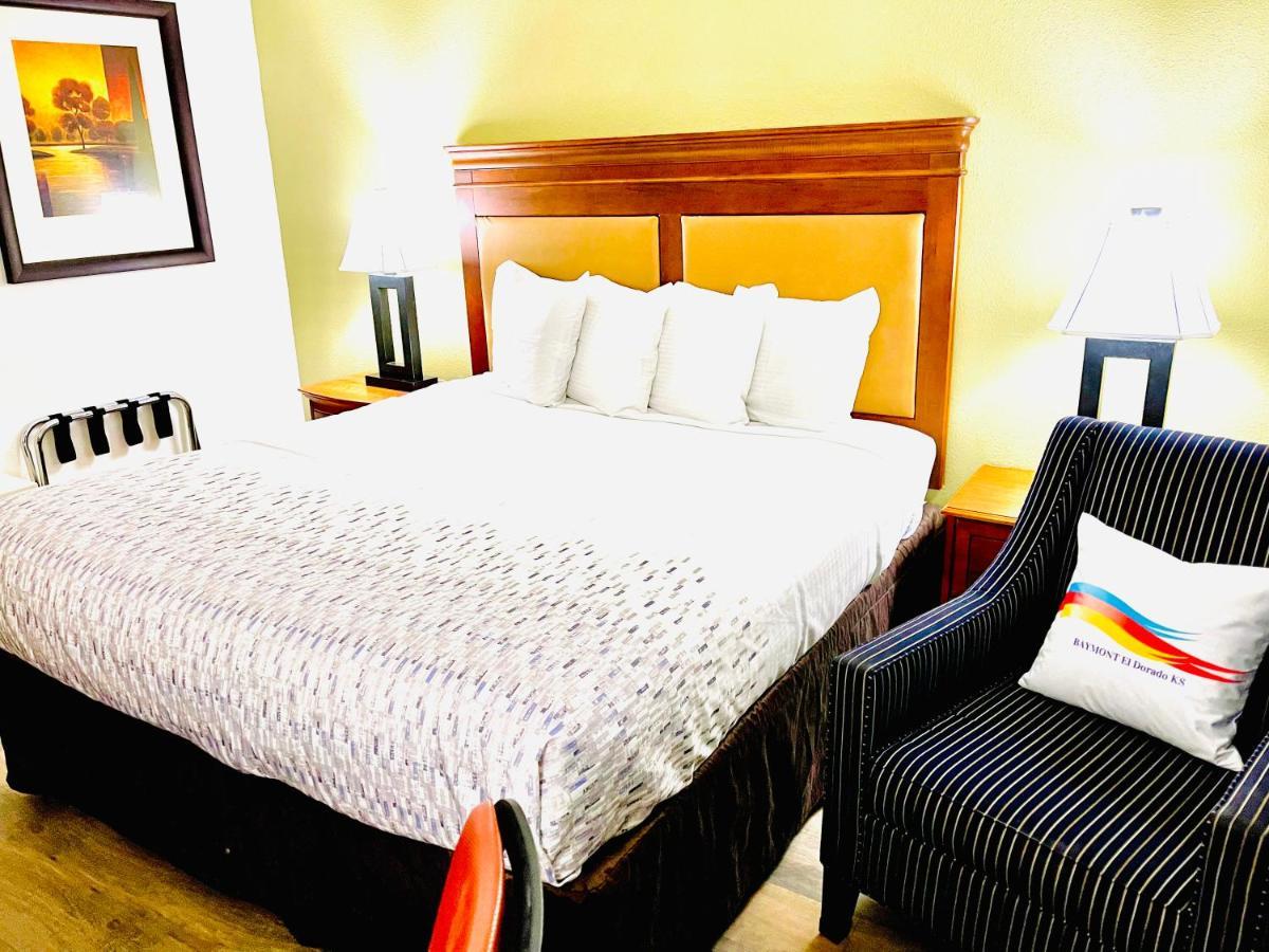 Hotel Baymont By Wyndham Hutchinson Extérieur photo